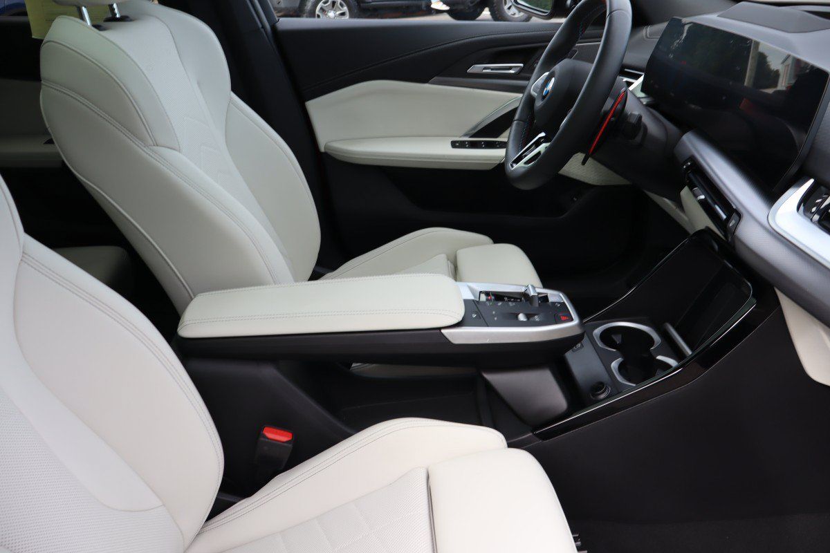 Used 2026 BMW X2 M35i AWD/4WD image 19