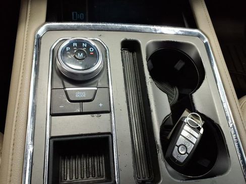 Used 2020 Ford Expedition XLT w/ Equipment Group 202A RWD image 26