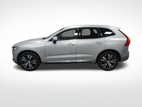Used 2023 Volvo XC60 B5 Plus AWD/4WD image 2