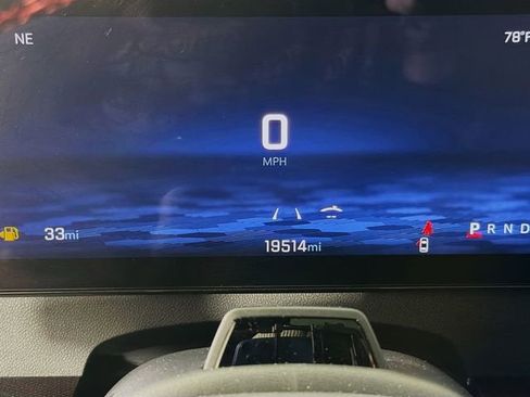 Used 2024 Chevrolet Traverse RS FWD image 14