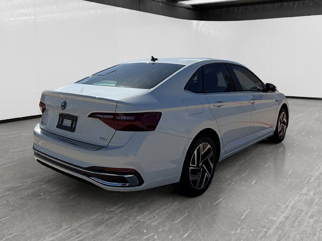 Used 2024 Volkswagen Jetta SEL FWD image 5