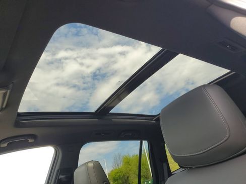 Used 2024 Cadillac XT6 Sport w/ LPO, Floor Liner Package AWD/4WD image 6