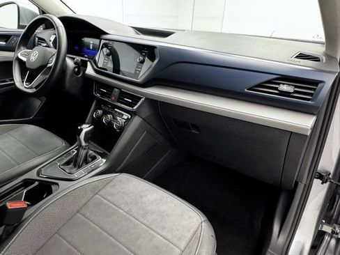 Used 2024 Volkswagen Taos SE image 21