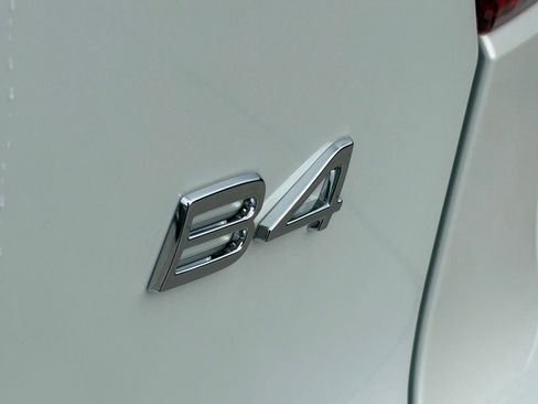 New 2026 Volvo XC40 B4 Plus w/ Protection Package Premier FWD image 7