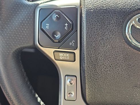 Used 2022 Toyota 4Runner SR5 AWD/4WD image 25