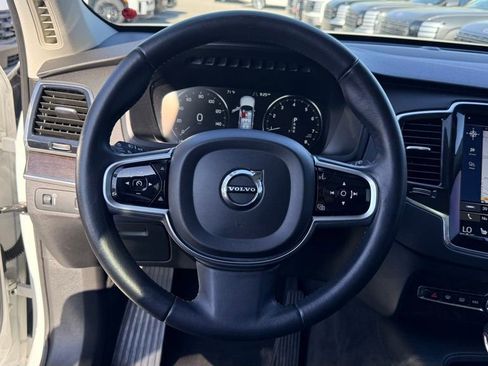 Used 2018 Volvo XC90 T6 Momentum w/ Momentum Plus Package AWD/4WD image 11