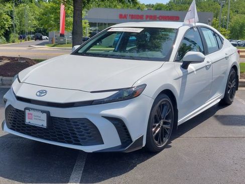 Certified 2025 Toyota Camry SE FWD image 7