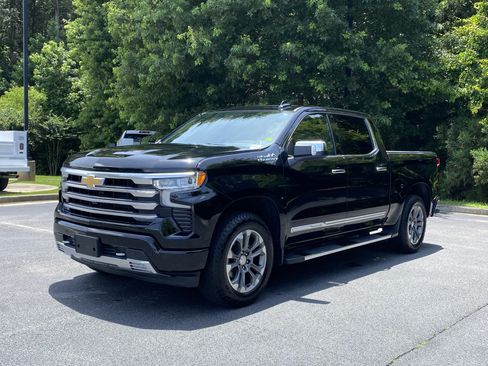 Used 2024 Chevrolet Silverado 1500 High Country w/ Technology Package AWD/4WD image 5