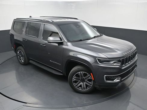Used 2022 Jeep Wagoneer Series III w/ Convenience Group I AWD/4WD image 41