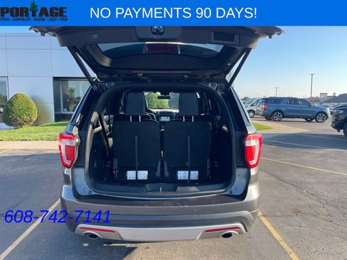 Used 2017 Ford Explorer XLT w/ Equipment Group 202A AWD/4WD image 5