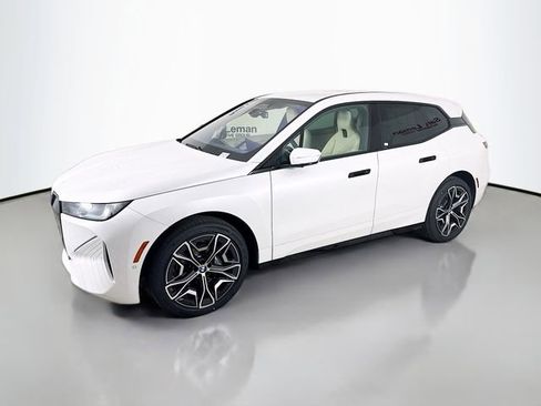 Used 2026 BMW iX xDrive45 AWD/4WD image 3