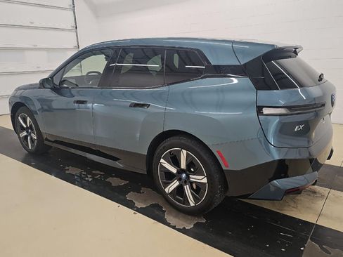 Used 2024 BMW iX xDrive50 w/ Sport Package AWD/4WD image 6
