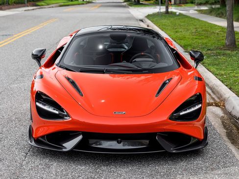 Used 2021 McLaren 765LT RWD image 5