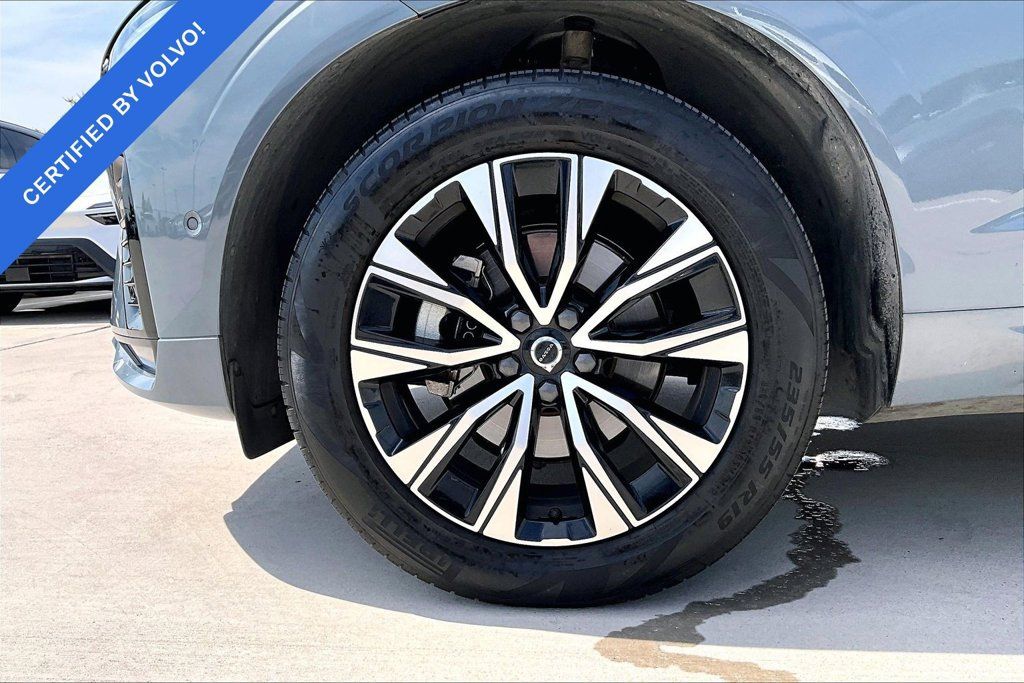 Certified 2024 Volvo XC60 B5 Plus w/ Climate Package AWD/4WD image 10