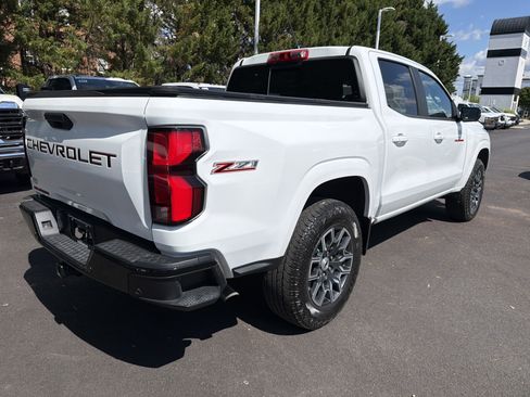 Used 2024 Chevrolet Colorado Z71 w/ Z71 Convenience Package 2 image 10