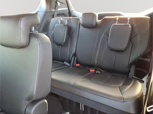 New 2026 Chrysler Pacifica Select FWD image 11