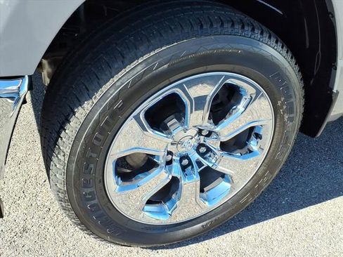 Used 2022 RAM 1500 Big Horn AWD/4WD image 12