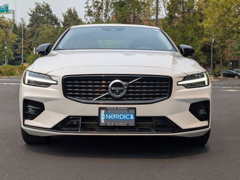 Used 2021 Volvo S60 T5 Momentum w/ Advanced Package AWD/4WD image 2