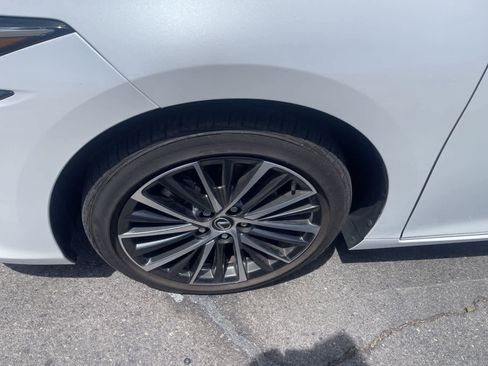 Used 2023 Lexus ES 350 w/ Premium Package FWD image 3