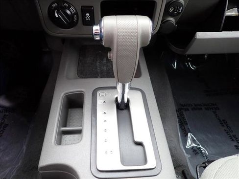 Used 2019 Nissan Frontier SV image 16