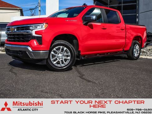 Used 2024 Chevrolet Silverado 1500 LT image 1