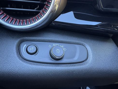 Used 2025 Chevrolet Trax RS w/ Driver Confidence Package image 12