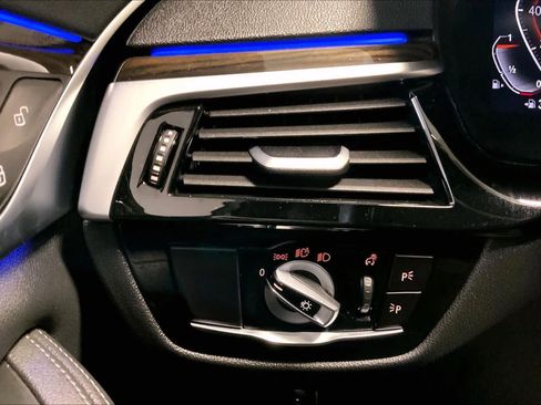 Used 2023 BMW 530i xDrive w/ Convenience Package image 34