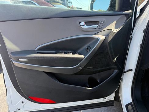 Used 2016 Hyundai Santa Fe SE w/ Option Group 03 image 8