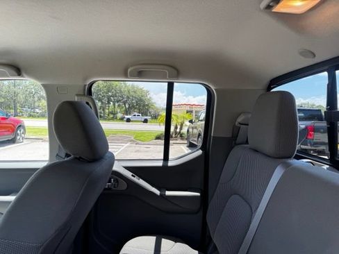 Used 2020 Nissan Frontier SV w/ Midnight Edition Floor Mats RWD image 20