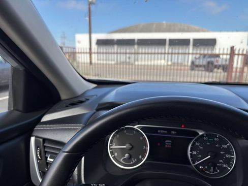 Used 2025 Nissan Rogue SV FWD image 36