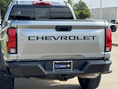 Used 2024 Chevrolet Colorado Trail Boss w/ Technology Package AWD/4WD image 8