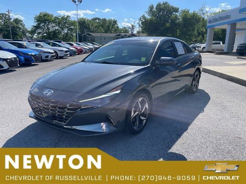 Used 2023 Hyundai Elantra Limited FWD image 3