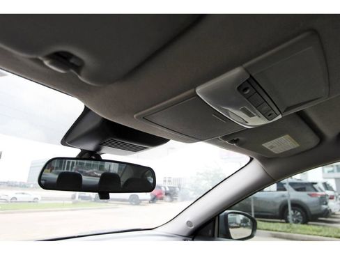 Used 2024 Nissan Sentra SV FWD image 18