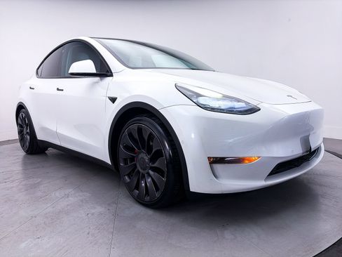 Used 2022 Tesla Model Y Performance AWD/4WD image 10