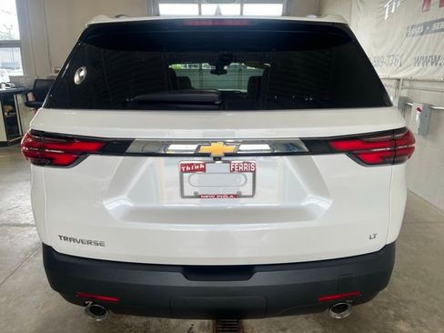 Used 2023 Chevrolet Traverse LT FWD image 4