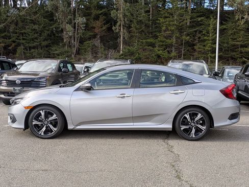 Used 2018 Honda Civic Touring image 8