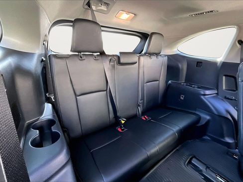 Used 2021 Toyota Highlander Platinum image 25