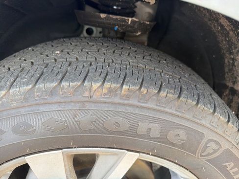 Used 2023 Chevrolet Equinox Premier image 18