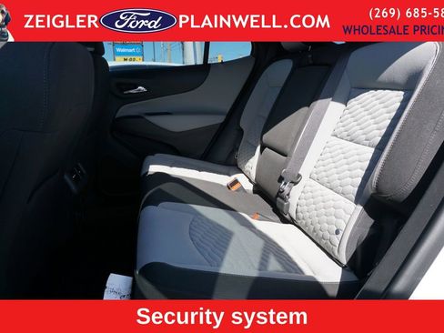 Used 2019 Chevrolet Equinox LS AWD/4WD image 11