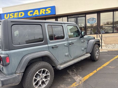 Used 2024 Jeep Wrangler Unlimited Sport AWD/4WD image 4