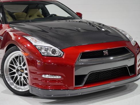 Used 2016 Nissan GT-R Premium AWD/4WD image 24