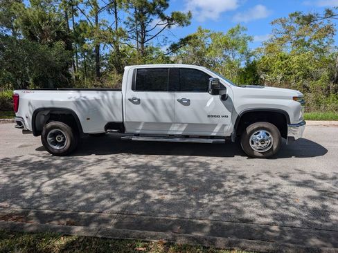 Used 2022 Chevrolet Silverado 3500 LTZ w/ LTZ Convenience Package image 10