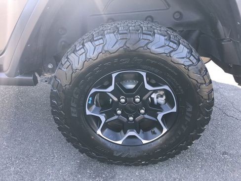 Used 2023 Jeep Wrangler Unlimited Rubicon 4xe w/ Cold Weather Group AWD/4WD image 32
