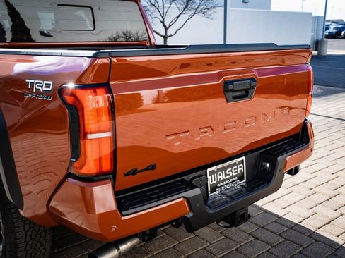 Used 2025 Toyota Tacoma TRD Off-Road w/ TRD Off Road Upgrade Package image 18