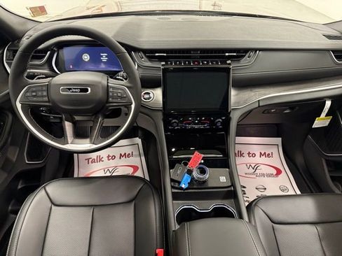 New 2025 Jeep Grand Cherokee L Limited w/ Luxury Tech Group II image 20