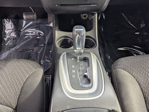 Used 2018 Dodge Journey SE image 27