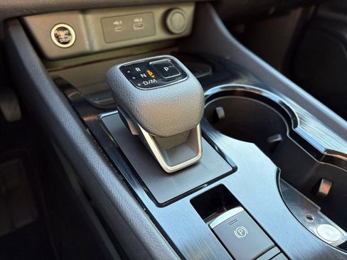 Certified 2023 Nissan Rogue SV image 24