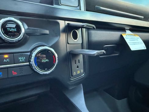 Used 2023 Ford F250 Lariat w/ Chrome Package AWD/4WD image 43