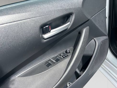 Used 2021 Toyota Corolla LE w/ Carpet Mat Package (TMS) FWD image 11