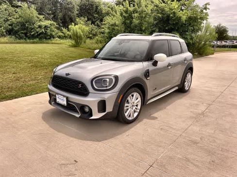 Used 2023 MINI Cooper Countryman S w/ Signature Upholstery Package AWD/4WD image 2